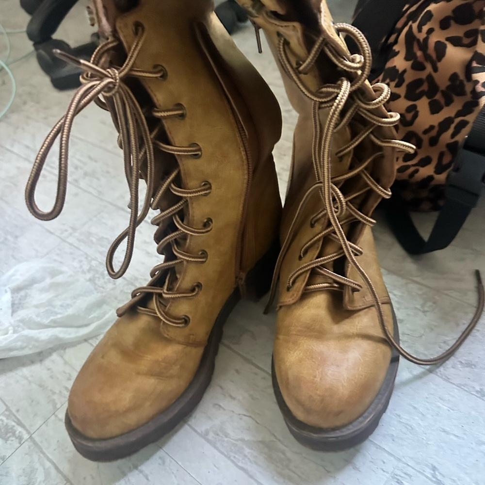 MIA Women's Micah Leather Fashion Winter Boot Brown Shoe Side Zip Size 8